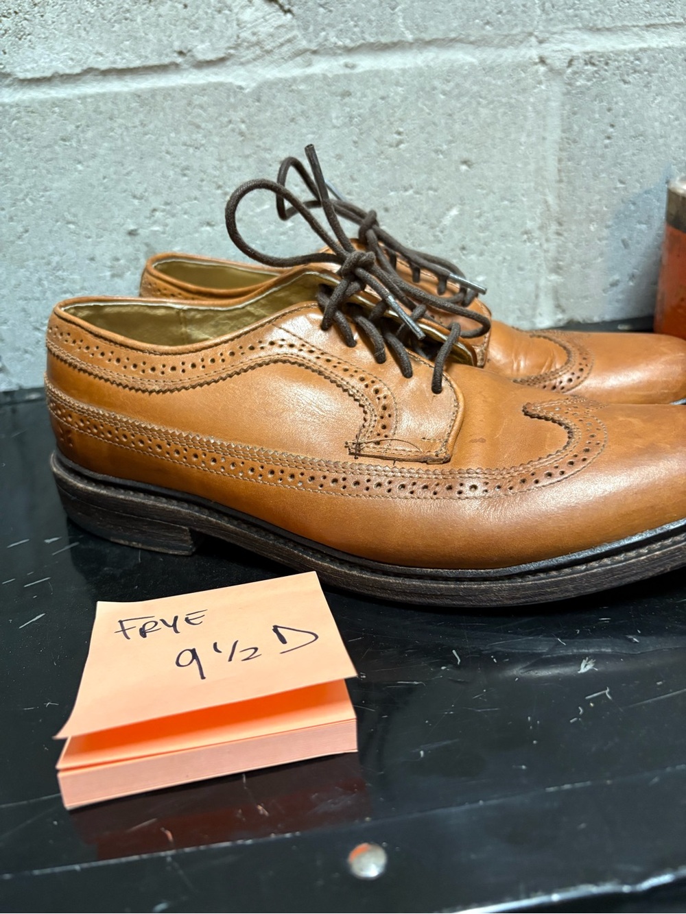 Frye Men's Tan Leather Wingtip Brogue Oxfords